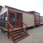 1208 exterior with screened in front porch